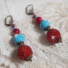 BO Bel’Art brodées avec des rocailles de couleur Vin sur des perles en bois à laquelle, perles en porcelaine, perles en verre marbrées et dormeuses en Laiton